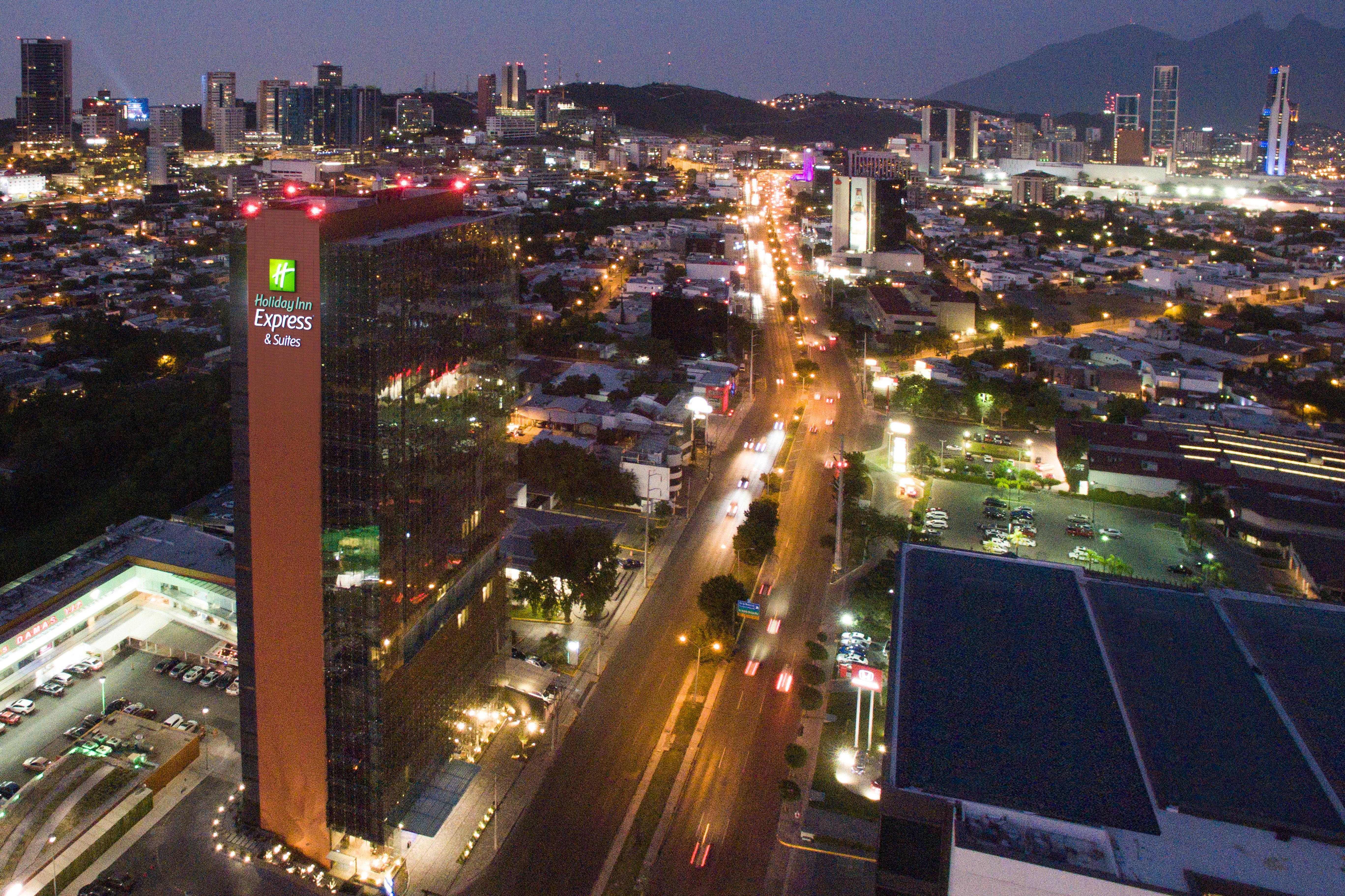 Holiday Inn Express & Suites Monterrey Valle By Ihg San Pedro Garza Garcia Ngoại thất bức ảnh