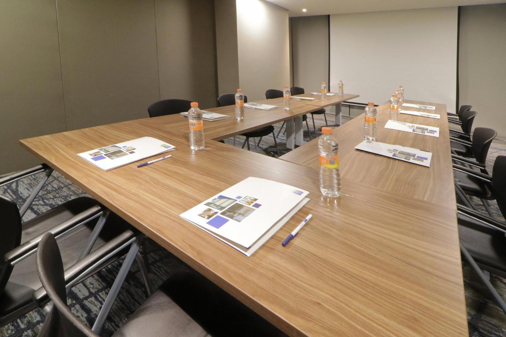 Holiday Inn Express & Suites Monterrey Valle By Ihg San Pedro Garza Garcia Ngoại thất bức ảnh