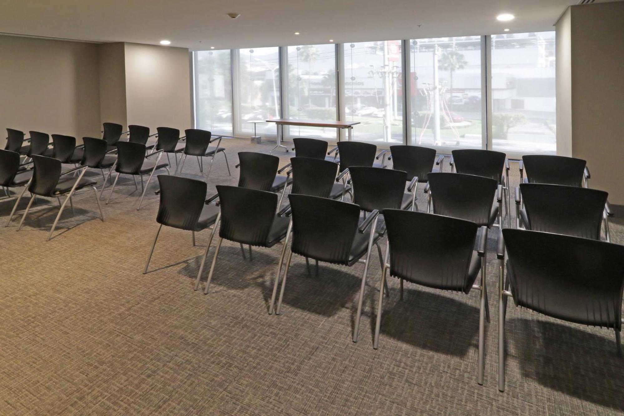 Holiday Inn Express & Suites Monterrey Valle By Ihg San Pedro Garza Garcia Ngoại thất bức ảnh