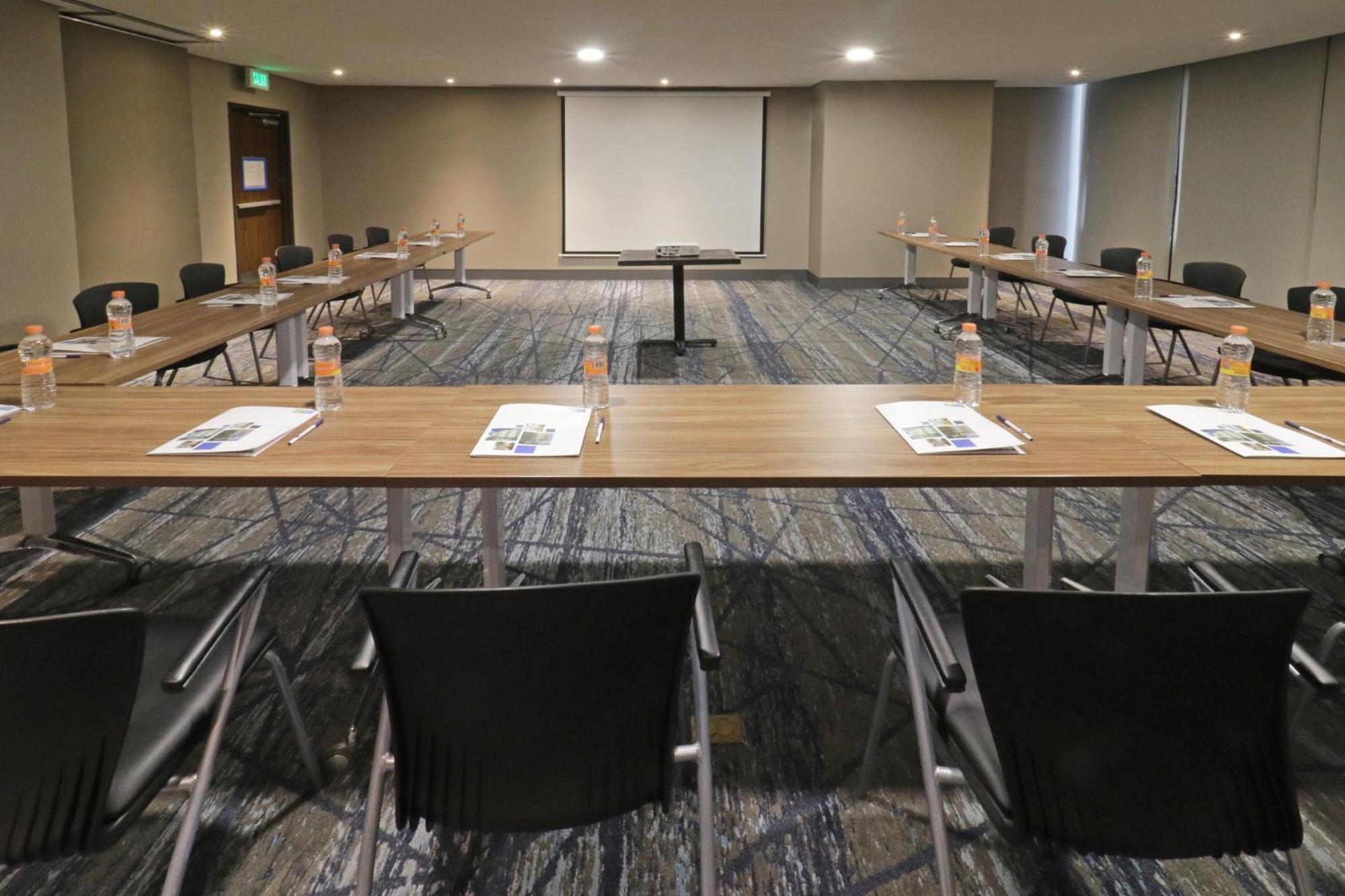 Holiday Inn Express & Suites Monterrey Valle By Ihg San Pedro Garza Garcia Ngoại thất bức ảnh
