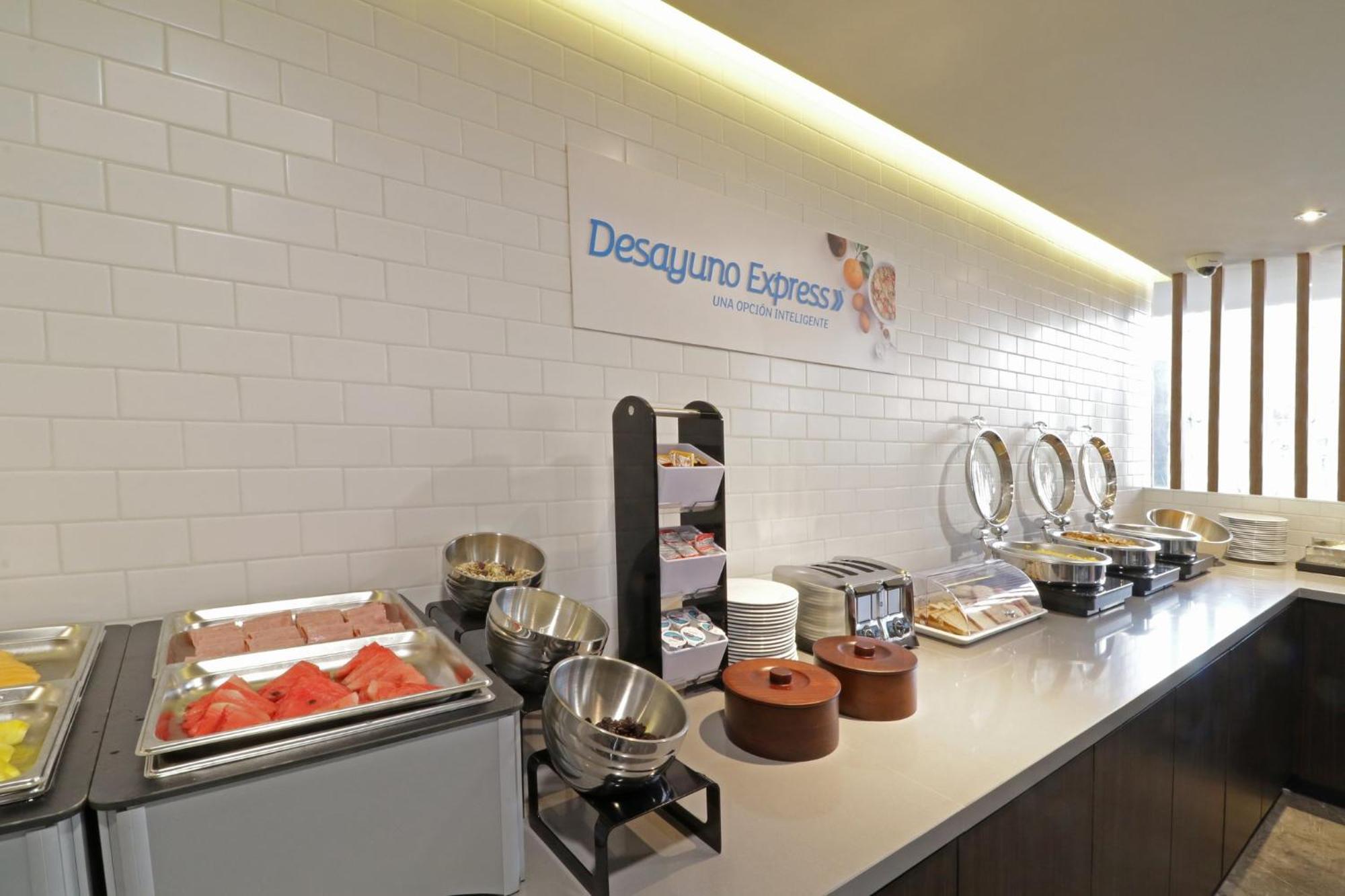 Holiday Inn Express & Suites Monterrey Valle By Ihg San Pedro Garza Garcia Ngoại thất bức ảnh