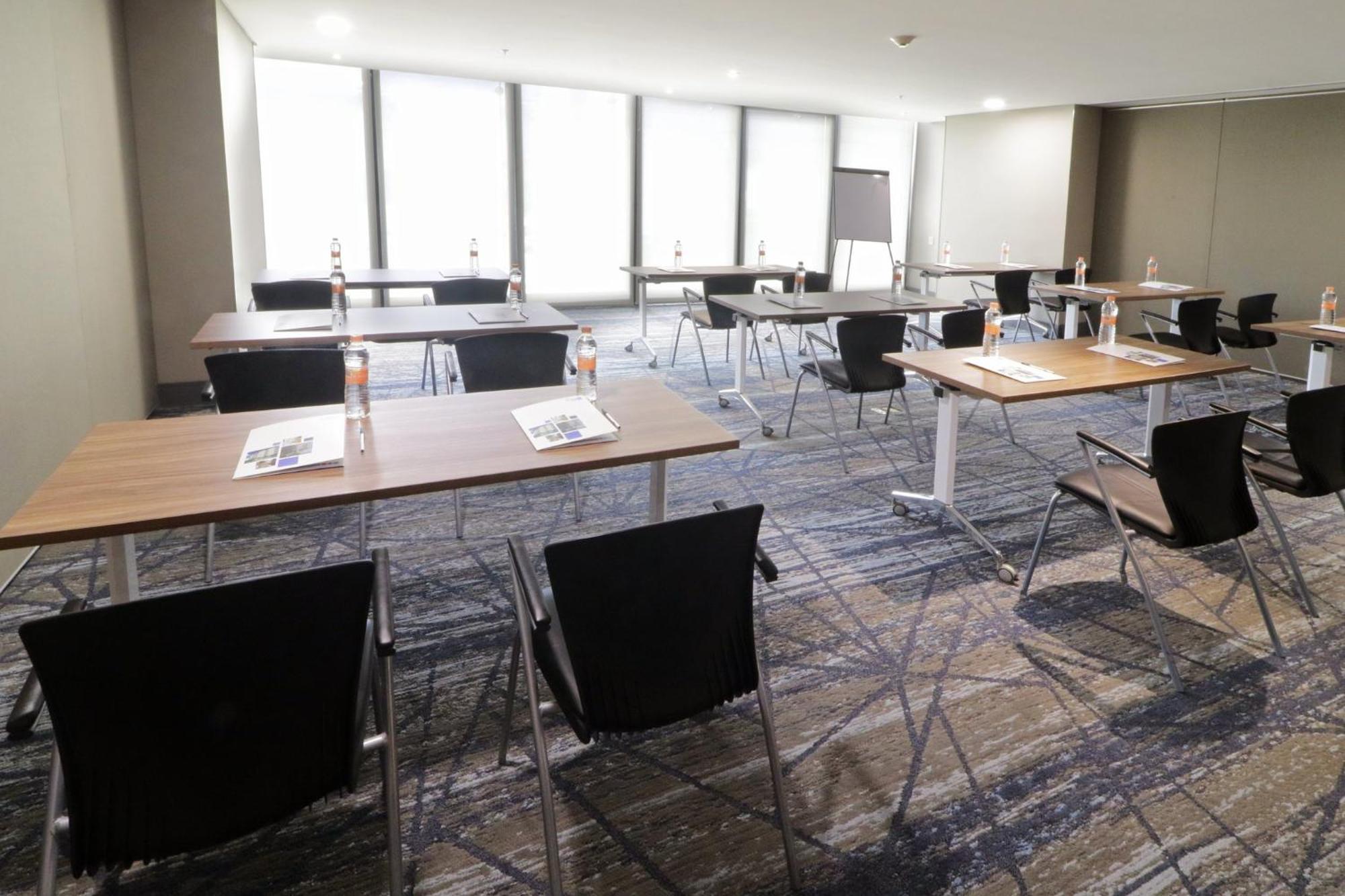 Holiday Inn Express & Suites Monterrey Valle By Ihg San Pedro Garza Garcia Ngoại thất bức ảnh