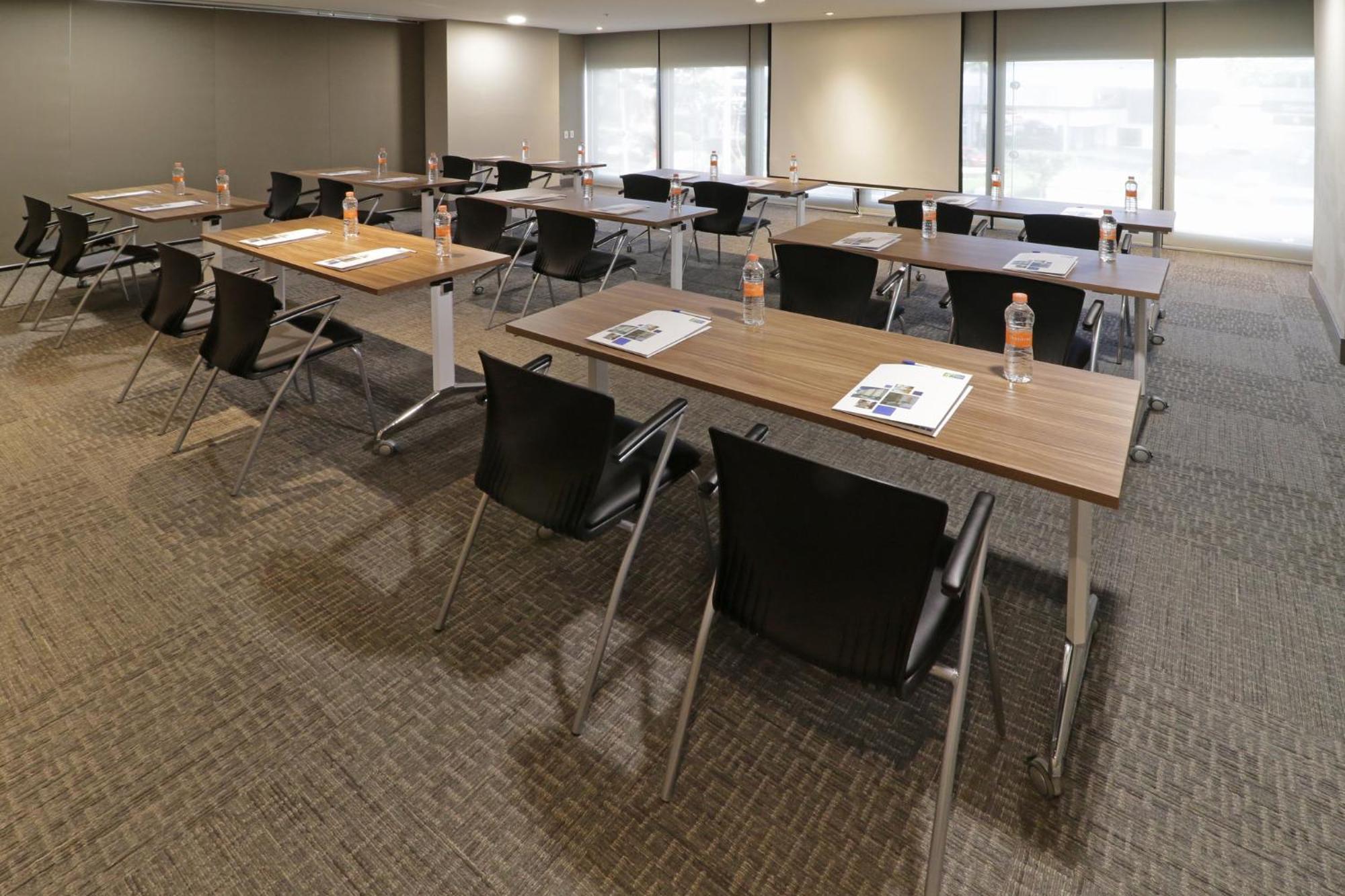 Holiday Inn Express & Suites Monterrey Valle By Ihg San Pedro Garza Garcia Ngoại thất bức ảnh