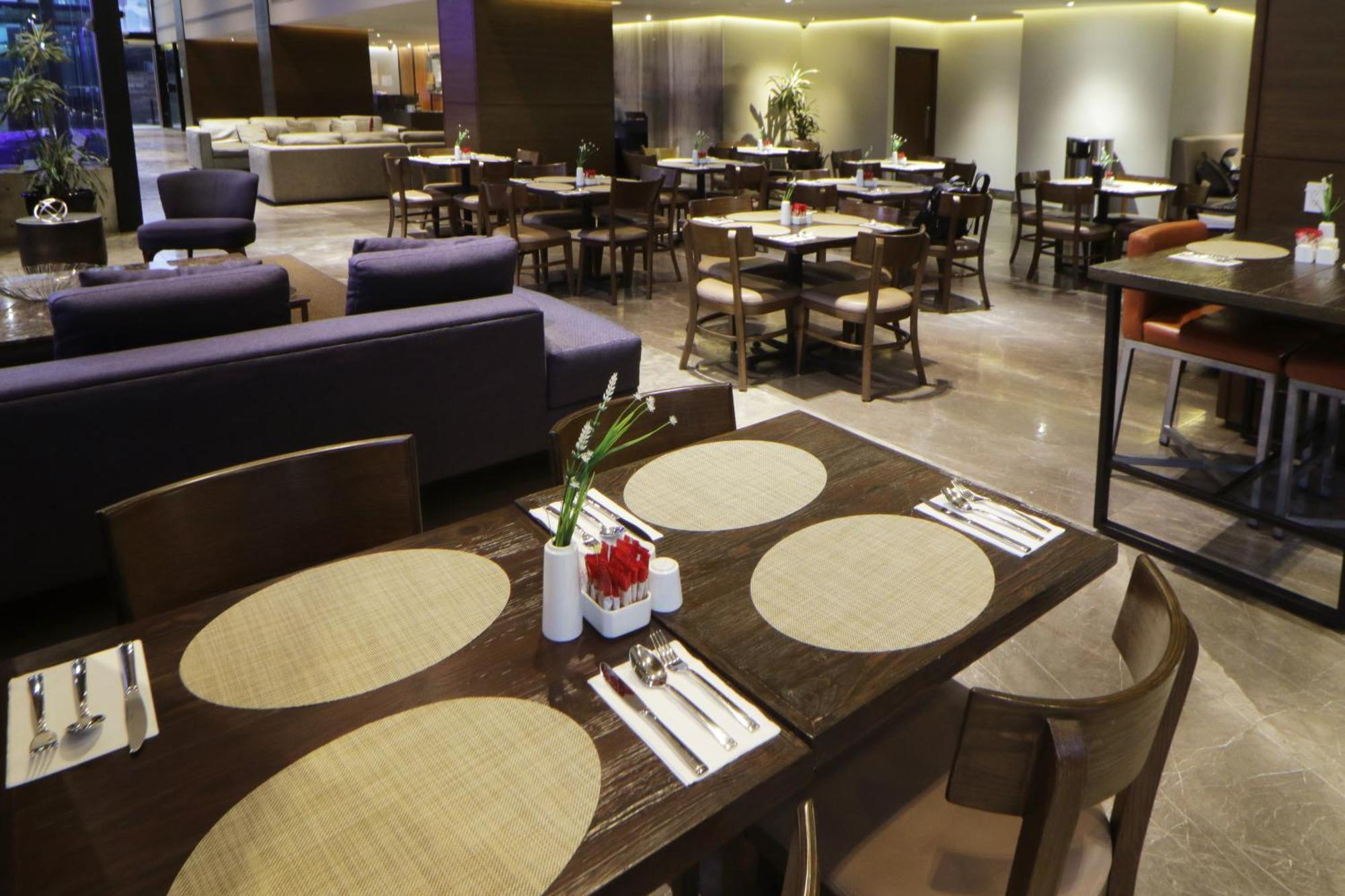 Holiday Inn Express & Suites Monterrey Valle By Ihg San Pedro Garza Garcia Ngoại thất bức ảnh